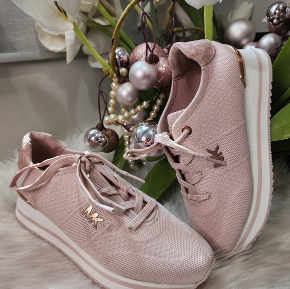 Michael Kors Women's Monique Knit Low Top Sneakers new - Picture 3 of 7